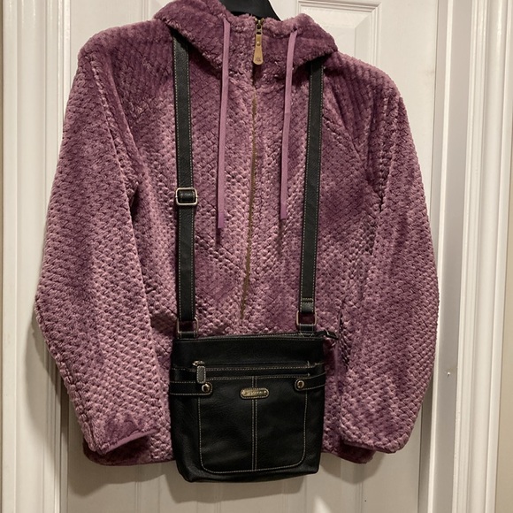 ROSETTI Black Crossbody Bag with Adjustable Attached Strap & Zippered Pockets - Picture 3 of 15